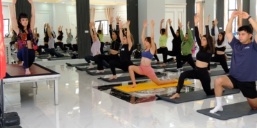 yoga4