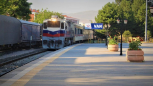 Van Tahran tren seferleri