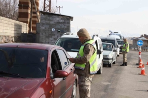 VAN'DA KESİNLEŞMİŞ CEZASI OLAN 3 KİŞİ YAKALANDI