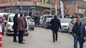 VAN'DA SIRTINDAN BIÇAKLANDI