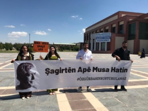 Musa Anter Pankartı